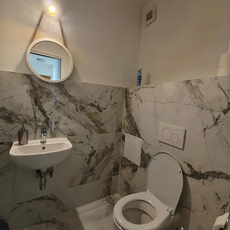 205 Nezabudka, شقة *